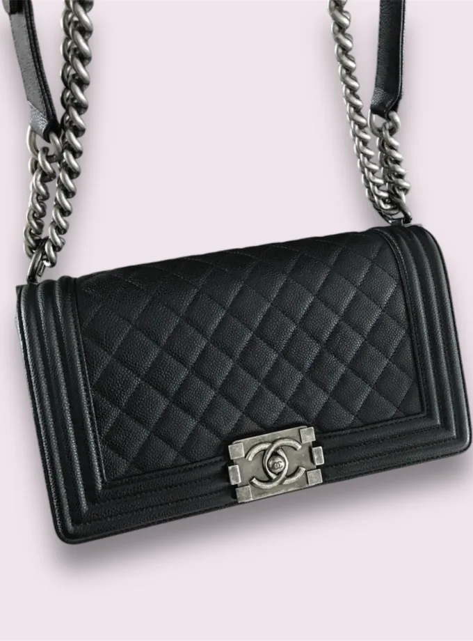 Chanel boy 10 Black caviar holo 23 RHW