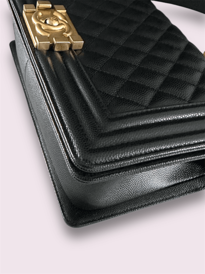 Chanel boy 10 Black caviar holo 30 GHW