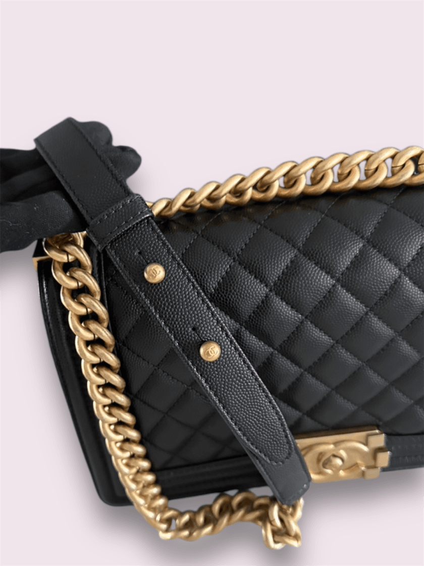 Chanel boy 10 Black caviar holo 30 GHW